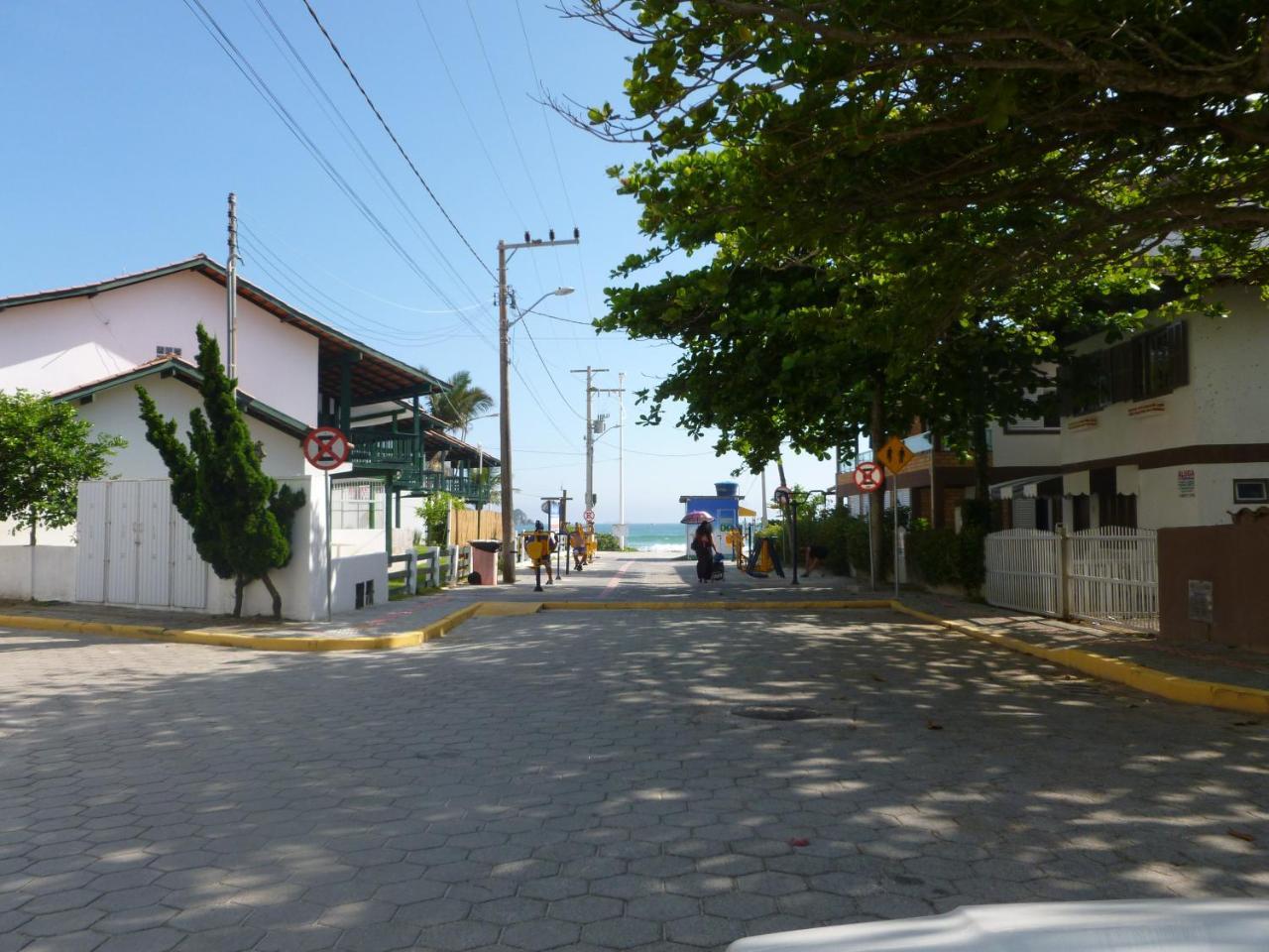 Apartamento 12 - Bombinhas - 200 Metros Da Praia Exterior photo